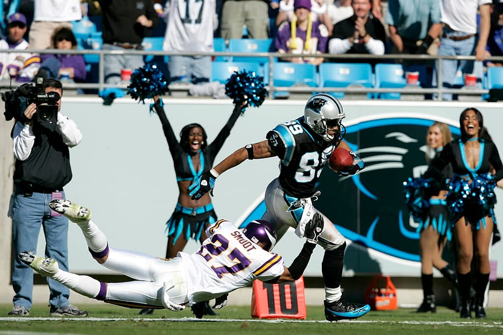 Vikings cornerback Fred Smoot roasted by Panthers receiver Steve Smith