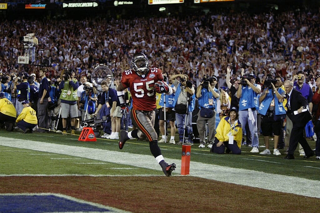 Tampa Bay Buccaneers linebacker Derrick Brooks scores a touchdown