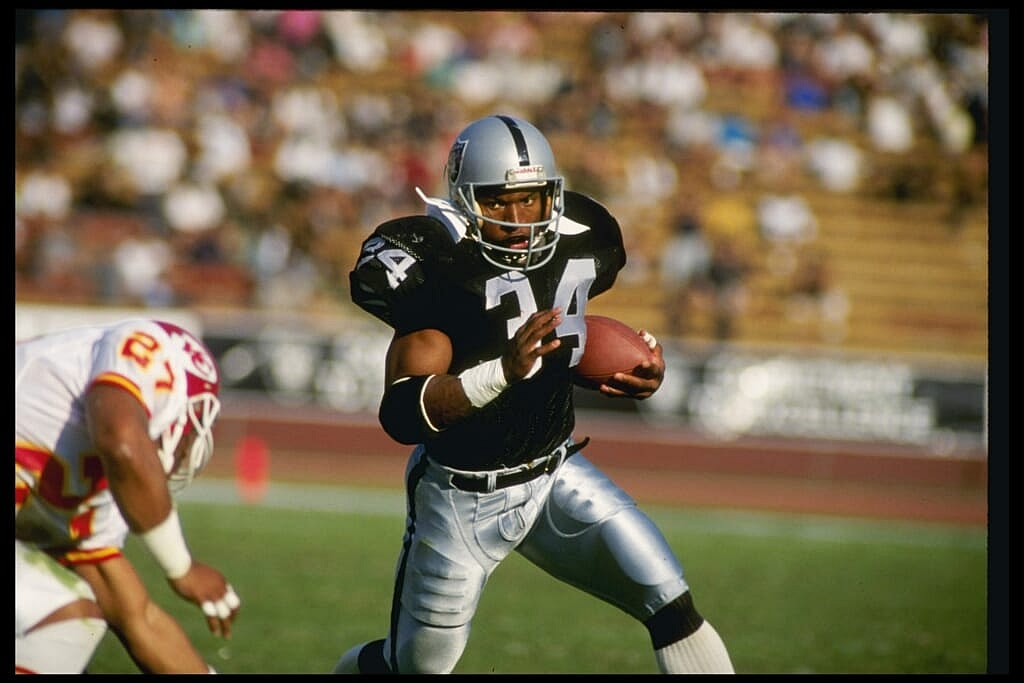 Bo Jackson never played for the Tampa Bay Buccaneers