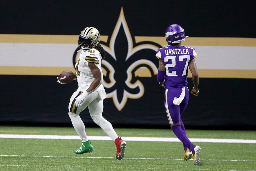 Alvin Kamara goes nuts with 5 TDs on Christmas Day