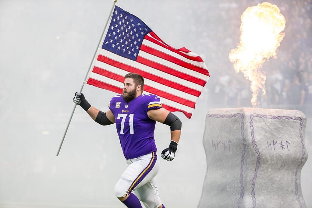 Minnesota Vikings release Riley Reiff
