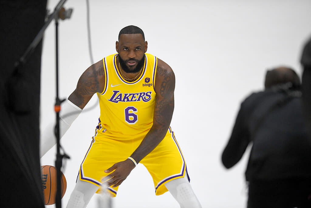 Los-Angeles-Lakers-LeBron-James