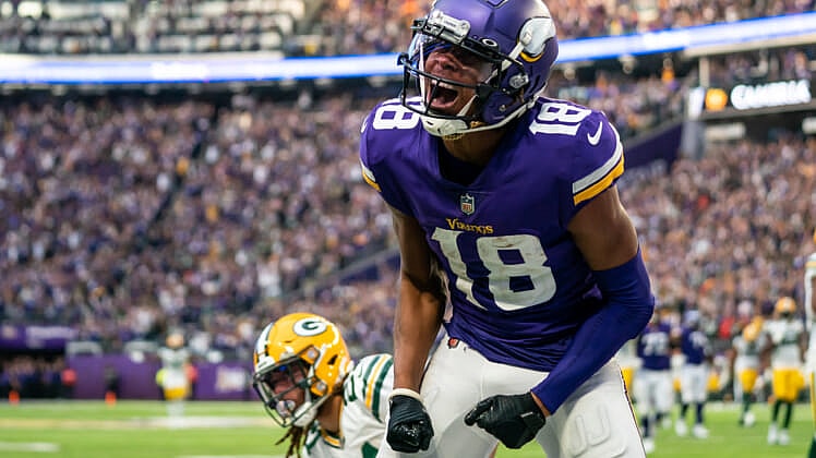 NFL: Green Bay Packers at Minnesota Vikings