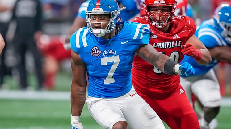 NCAA Football: Louisville at Mississippi