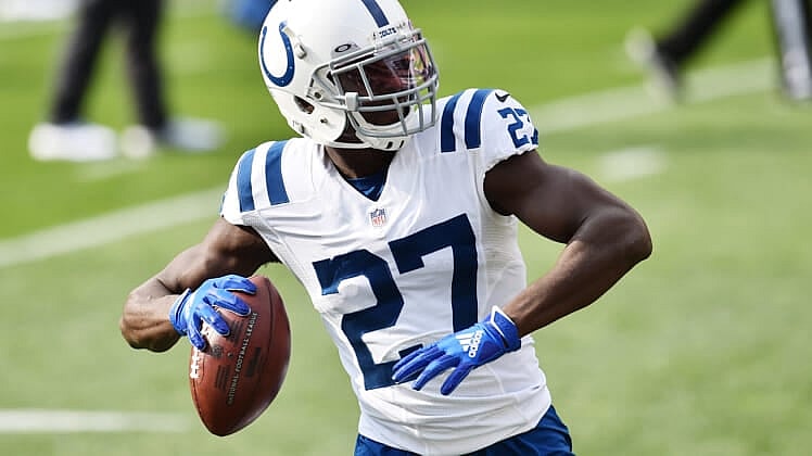 green bay packers sign xavier rhodes