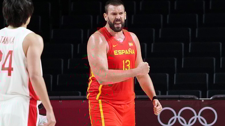 Olympics: Basketball-Men Group C - JPN-ESP