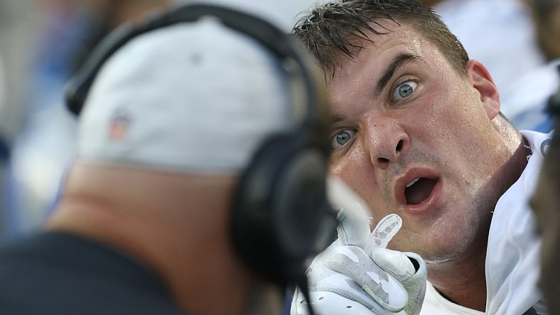 las vegas raiders trade for john cominsky