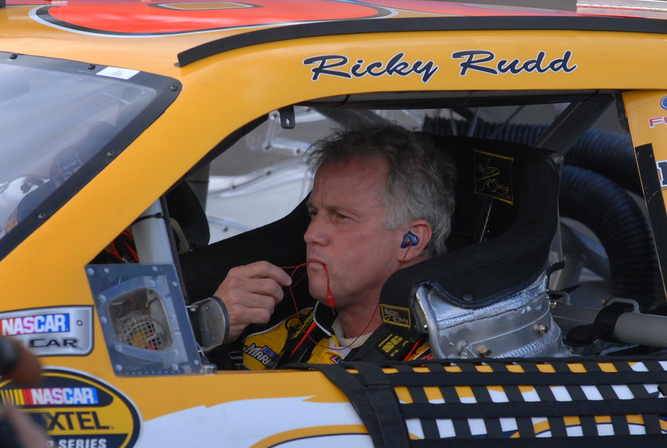 NASCAR Nextel Cup: Checker 500-Qualifying