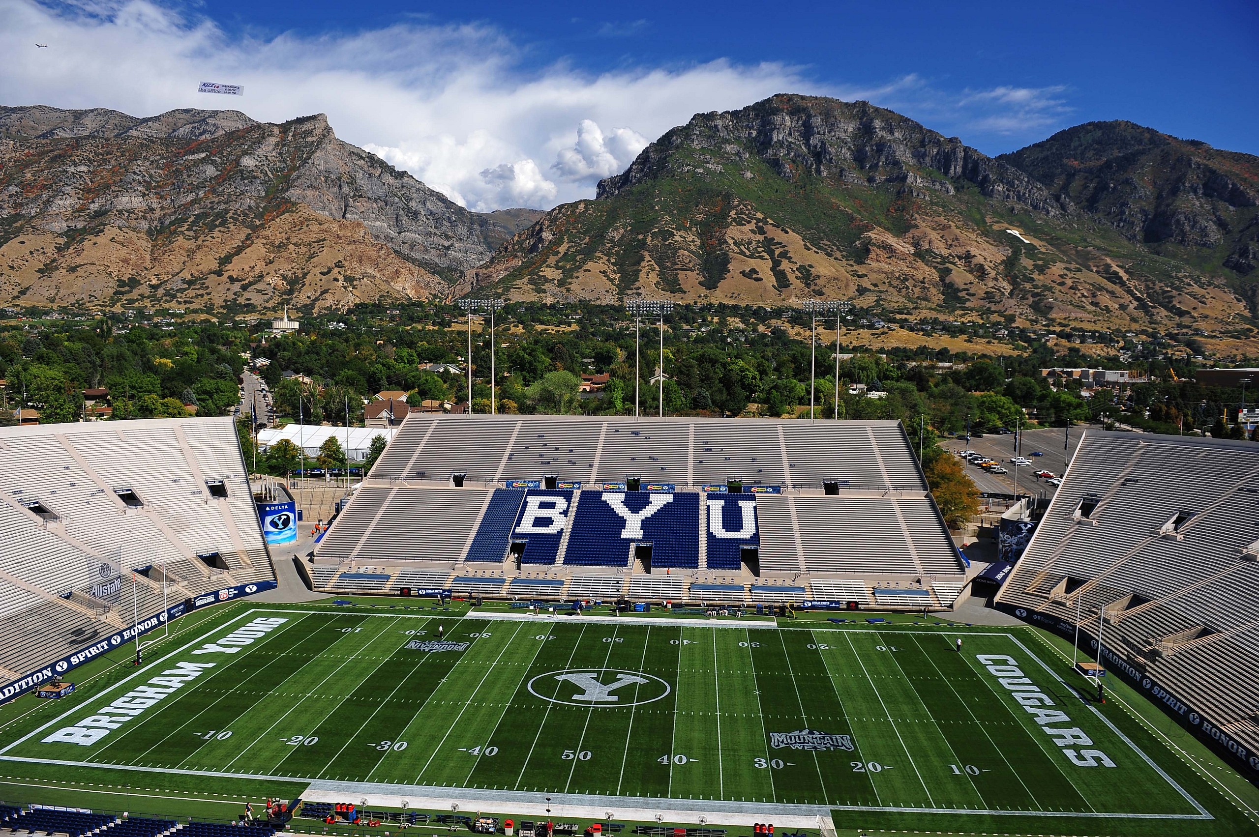 LaVell Edwards Stadium, best college football stadium