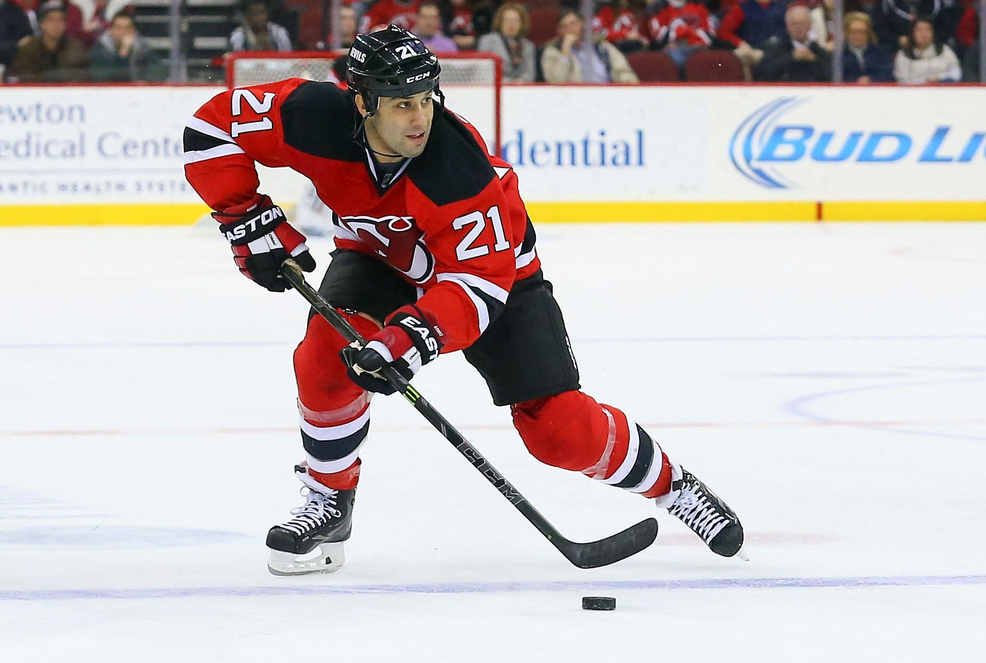 NHL: Buffalo Sabres at New Jersey Devils