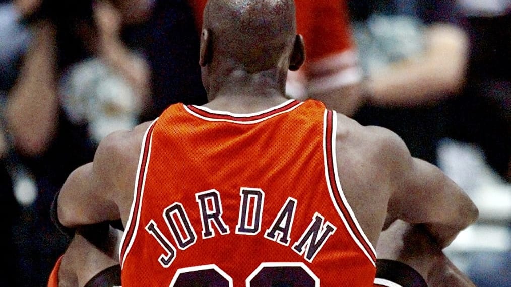 biggest hands in the nba