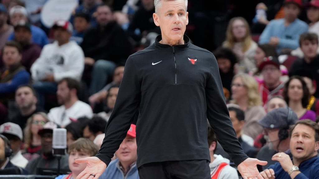 Chicago Bulls head coach Billy Donovan 