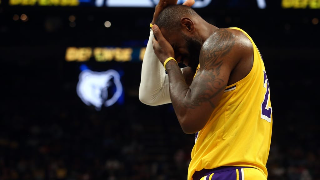 how many fouls to foul out in nba