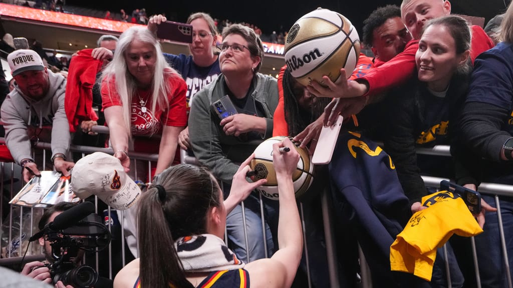 Indiana Fever attendance, Caitlin Clark