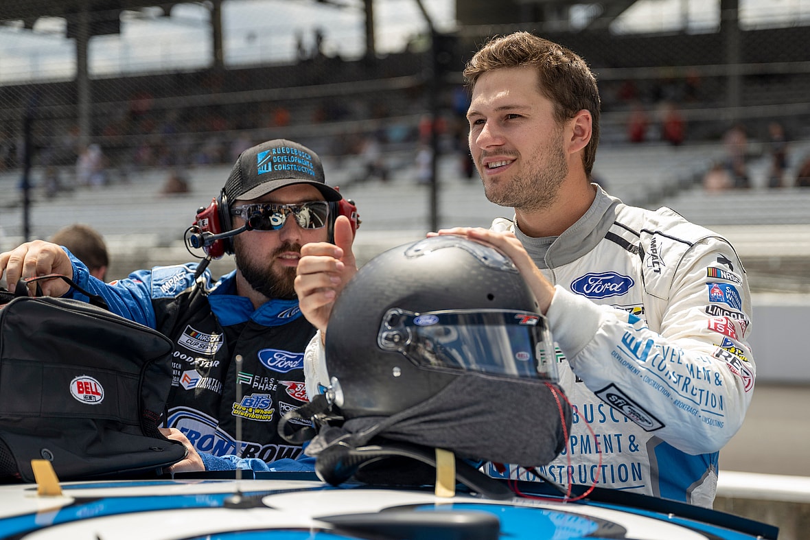 NASCAR: Verizon 200 at the Brickyard