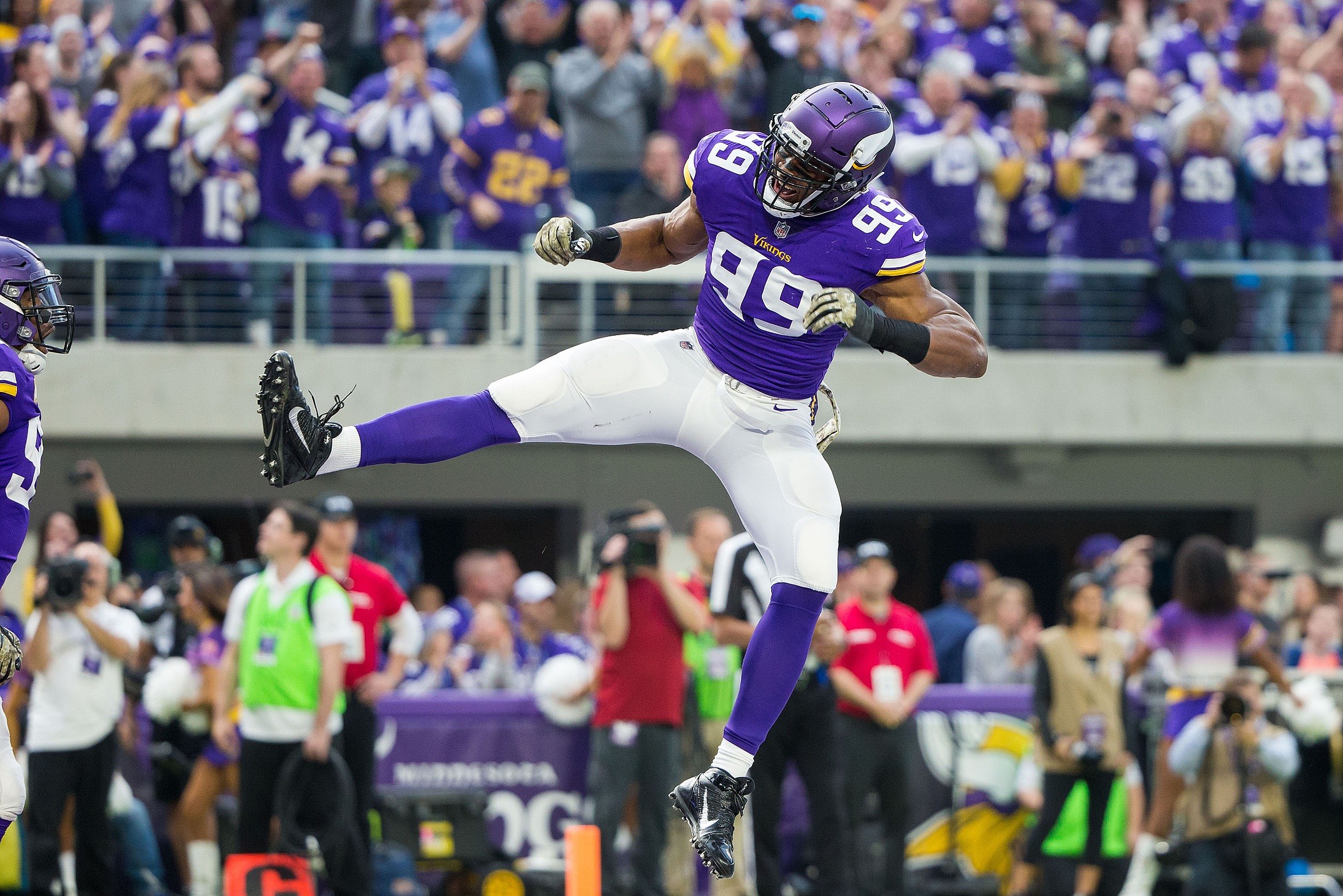 Minnesota Vikings defensive end Danielle Hunter in NFL Week 11