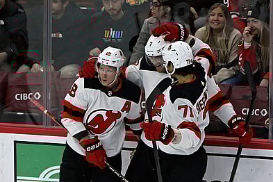 NHL: New Jersey Devils at Chicago Blackhawks