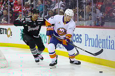 NHL: New York Islanders at New Jersey Devils
