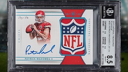 2017 National Treasures NFL Shield Patrick Mahomes RPA 1/1