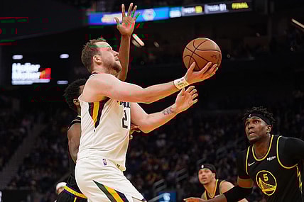 Jan 23, 2022; San Francisco, California, USA; Utah Jazz forward Joe Ingles (2) drives to the hoop against the Golden State Warriors in the fourth quarter at the Chase Center. Mandatory Credit: Cary Edmondson-USA TODAY Sports