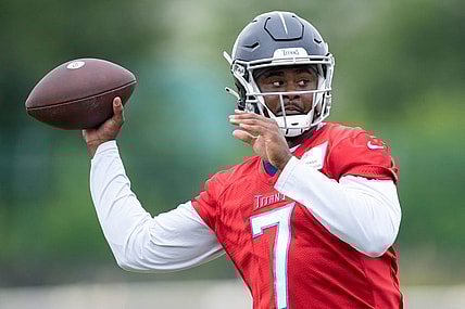 Tennessee Titans quarterback Malik Willis (7) throws a pass during practice at Saint Thomas Sports Park Tuesday, May 24, 2022, in Nashville, Tenn.

Nas Titans Ota 040
