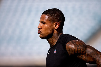 Nov 6, 2022; Jacksonville, Florida, USA; Las Vegas Raiders tight end Darren Waller (83) warms up before the game against the Jacksonville Jaguars at TIAA Bank Field. Mandatory Credit: Matt Pendleton-USA TODAY Sports