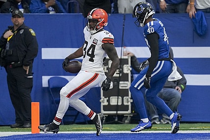 Oct 22, 2023; Indianapolis, Indiana, USA; Indianapolis Colts cornerback Jaylon Jones (40) chases after Cleveland Browns running back Jerome Ford (34) as he rushes for a touchdown during a game against the Cleveland Browns at Lucas Oil Stadium. Mandatory Credit: Bob Scheer-USA TODAY Sports