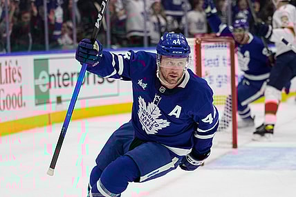 NHL: Morgan Rielly scores goal for Toronto Maple Leafs
