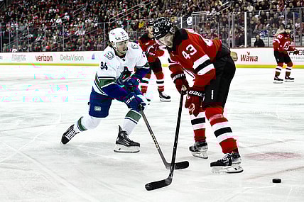 NHL: Vancouver Canucks at New Jersey Devils