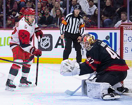 NHL: Carolina Hurricanes at Ottawa Senators