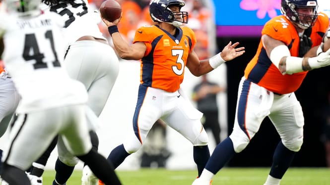 las vegas raiders sign russell wilson