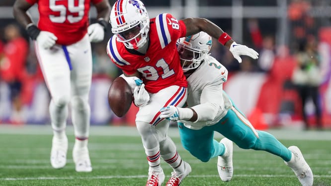 NFL: Miami Dolphins at New England Patriots