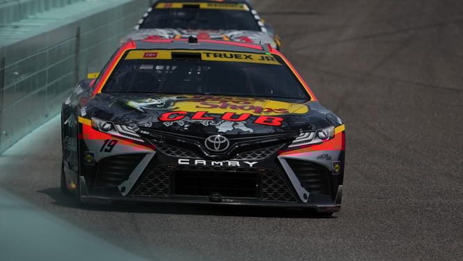 NASCAR: 4EVER 400 presented by Mobil 1