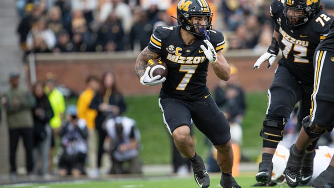 NCAA Football: Tennessee at Missouri