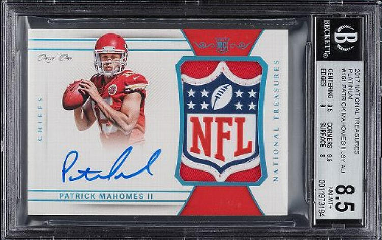 2017 Panini National Treasures NFL Shield 1/1 Rookie Patch Autograph Patrick Mahomes