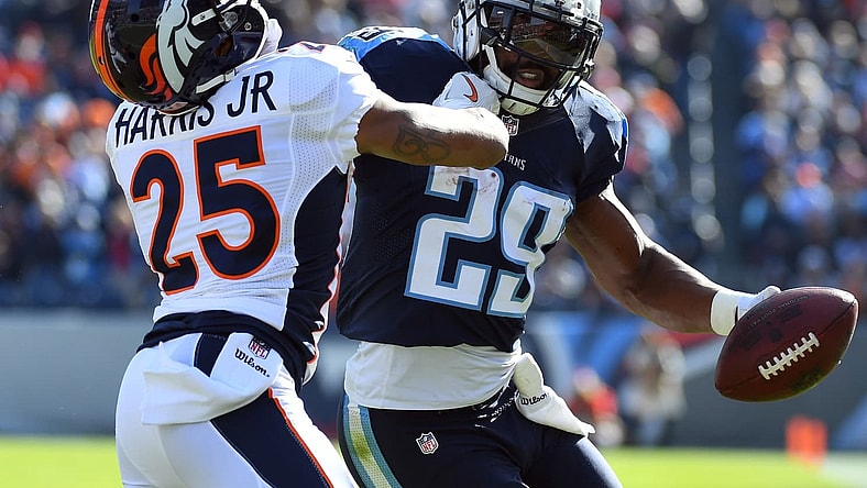 Demarco Mjurray takes on Chris Harris
