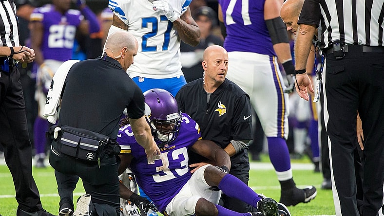 Dalvin Cook injured in Week 4 of 2017 season