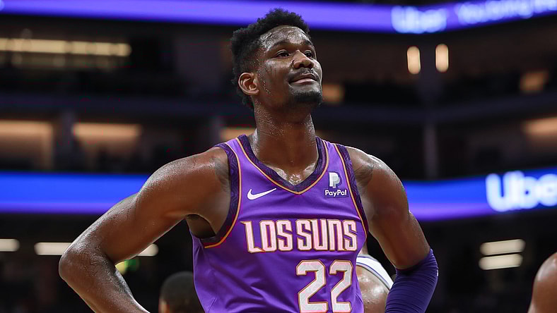 Deandre Ayton injury