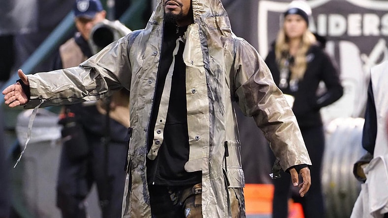 Seahawks sign Marshawn Lynch