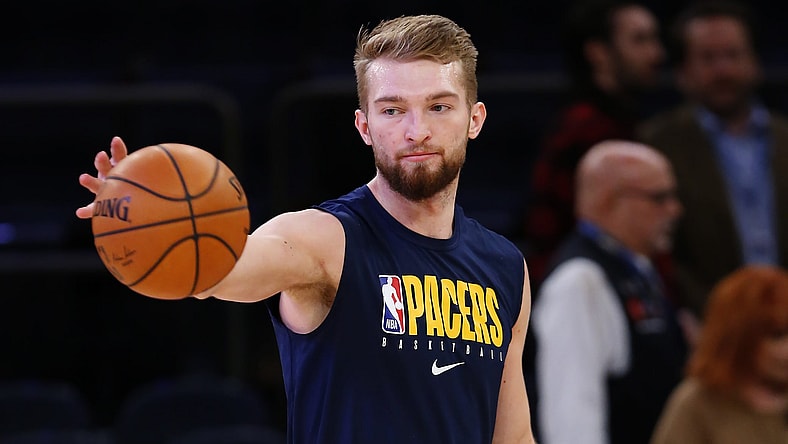 Domantas Sabonis dunk