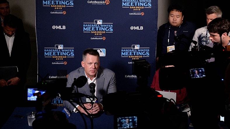 Astros suspended sign stealing