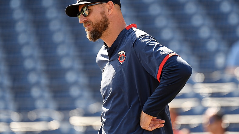 Rocco Baldelli watches team train