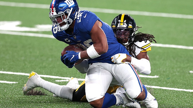 New York Giants RB Saquon Barkley exited Week 2 with a knee injury