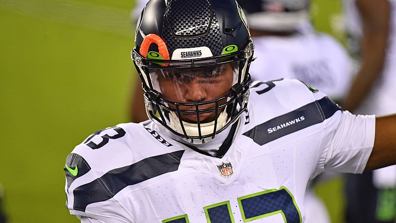 Nov 30, 2020; Philadelphia, Pennsylvania, USA;  Seattle Seahawks defensive end Carlos Dunlap (43) before start of game against the Philadelphia Eagles at Lincoln Financial Field. Mandatory Credit: Eric Hartline-USA TODAY Sports