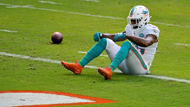 Best ways for Miami Dolphins to handle Xavien Howard holdout
