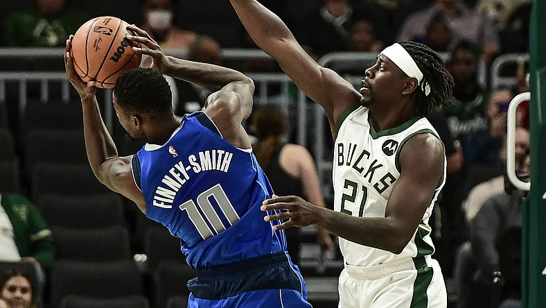NBA: Preseason-Dallas Mavericks at Milwaukee Bucks