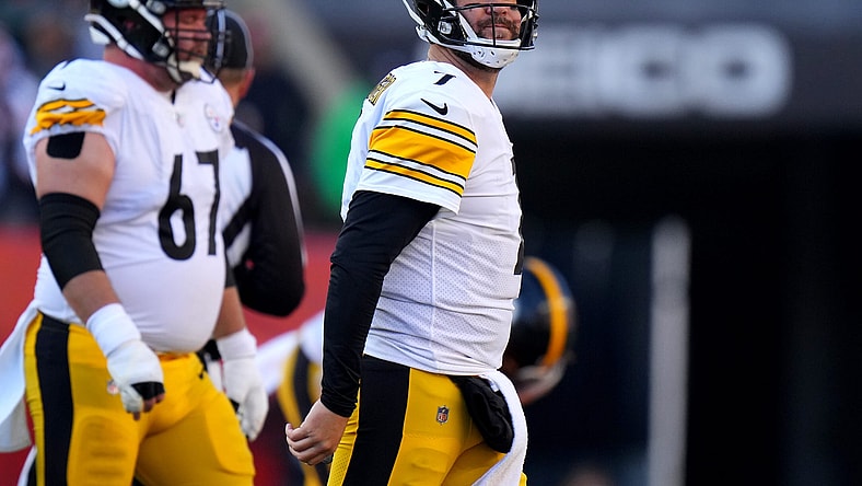 Ben Roethlisberger privately telling teammates he plans to retire