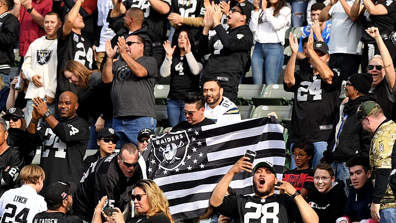 Raiders training camp costa mesa fans lockout