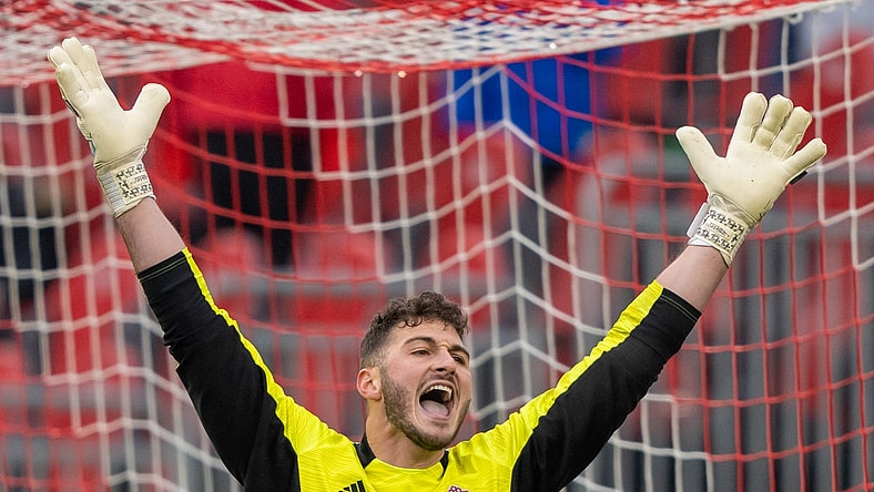 Mar 19, 2022; Toronto, Ontario, CAN; Toronto FC goalkeeper Alex Bono (25) reacts at an MLS game against D.C. United at BMO Field. Mandatory Credit: Kevin Sousa-USA TODAY Sports