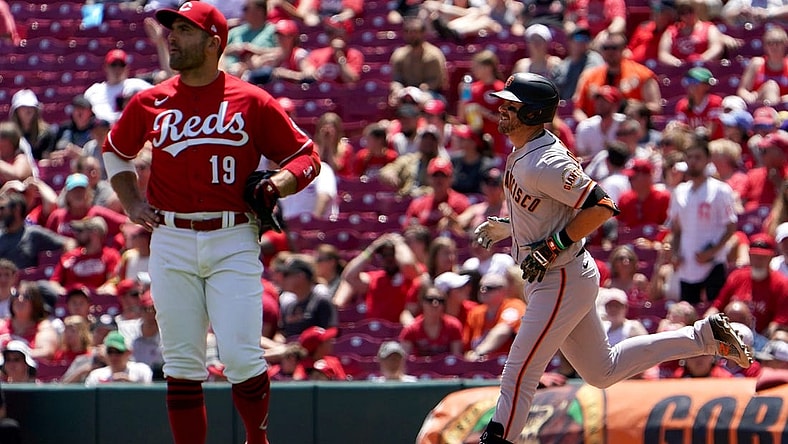 San Francisco Giants third baseman Evan Longoria (10) rounds the bases after hitting a three-run home run to give the San Francisco Giants the lead in the eighth inning during a baseball game, Sunday, May 29, 2022, at Great American Ball Park in Cincinnati. The San Francisco Giants won, 6-4.
San Francisco Giants At Cincinnati Reds May 29 0074